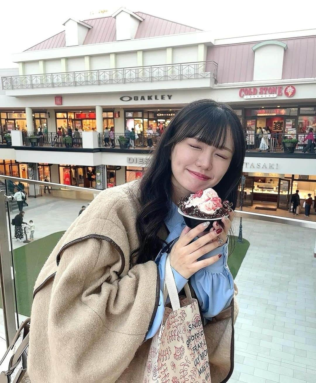 岡本彩夏さんのインスタグラム写真 - (岡本彩夏Instagram)「＊ 先日、アウトレットで爆買いお姉さんしてきた🛍️🤍 はやめの年末って感じです👍🏻 ・ #coldstone #アウトレット #冬服」11月17日 21時32分 - ayaka_okmt