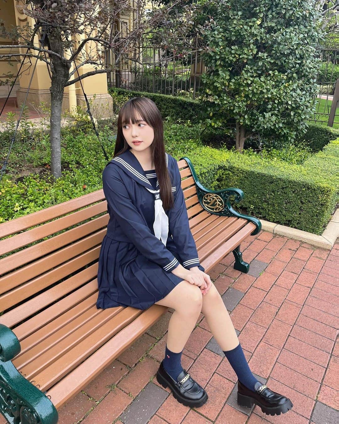 菅井純愛さんのインスタグラム写真 - (菅井純愛Instagram)「・  ベンチでぼーっとするのがすき   #06  #06년생  #06line  #高校生  #jk  #jkブランド  #jk2  #sjk  #highschoolgirls  #japanesegirl  #セーラー服  #schooluniform  #japaneseschool  #japanesestyle  #高身長  #高身長女子  #tallgirls  #고등학생  #교복  #모델  #학교  #นักเรียน  #murid  #학생  #174cm  #sailoruniform  #制服  #17yearsold  #japanesemodel  #일본여자」11月17日 21時25分 - aria_sugai