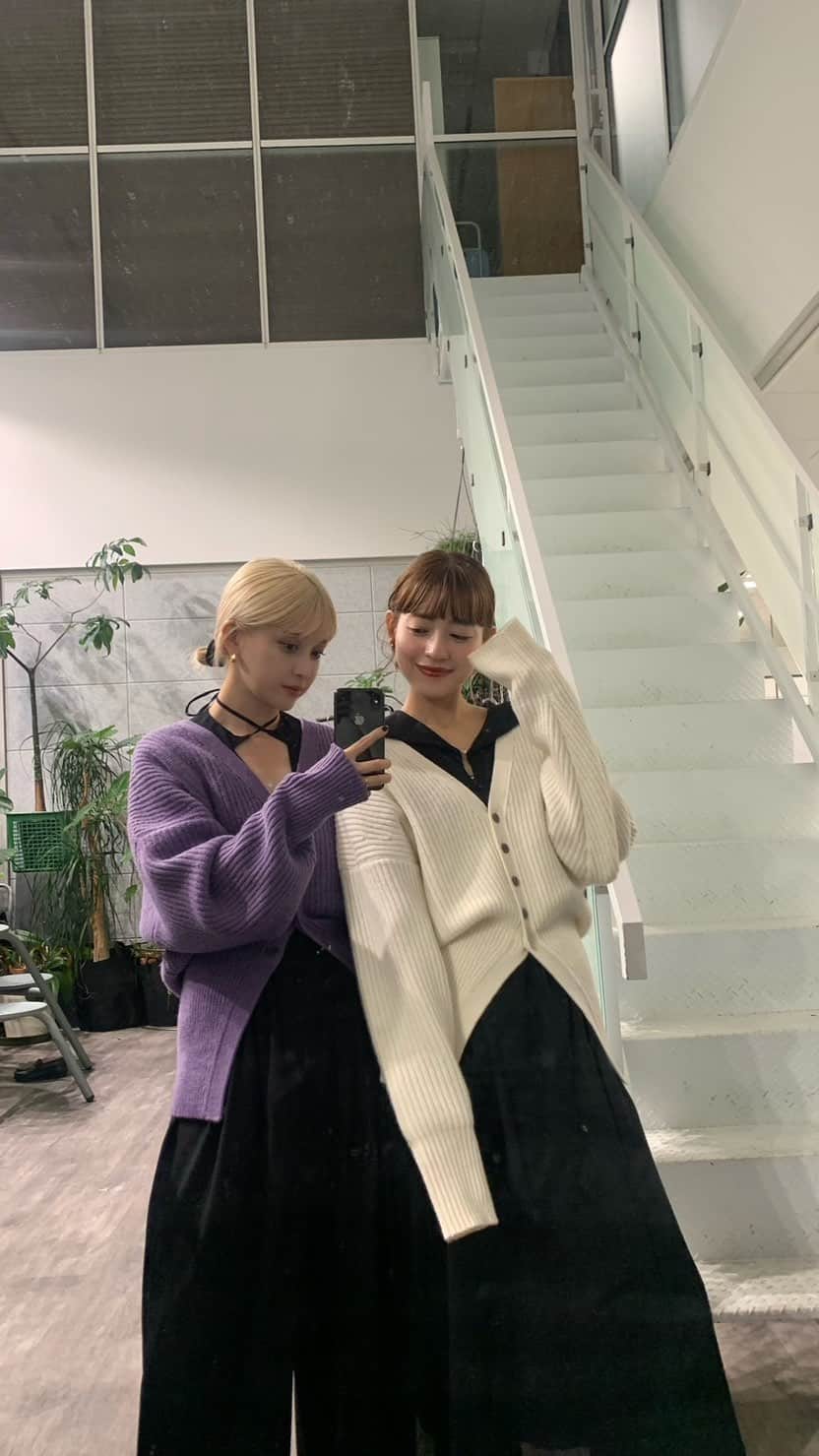 のインスタグラム：「インスタLIVEご視聴ありがとうございました🌙💜　 @code_a___.jp お洋服たくさん紹介してます♡」