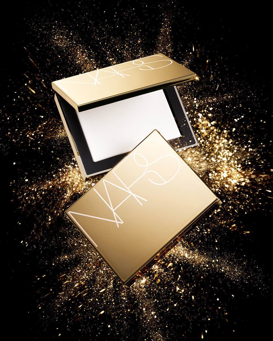 NARSのインスタグラム：「Keep the party going. After Party Light Reflecting Setting Powder locks makeup in place all night long.  Get this limited-edition metallic gold compact at @sephora.」