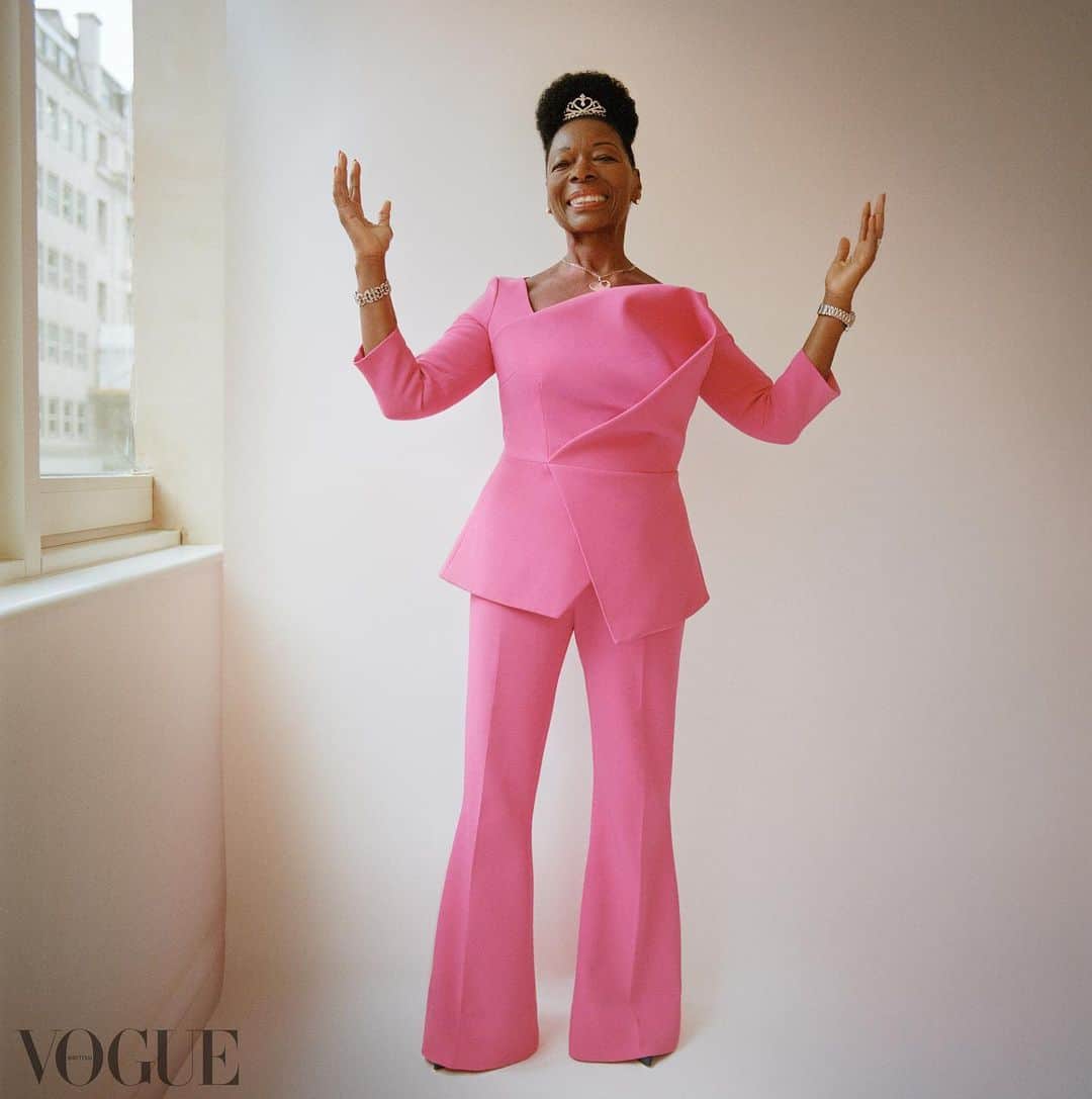 British Vogueさんのインスタグラム写真 - (British VogueInstagram)「Joining the Brit crowd in the December 2023 issue of #BritishVogue is @WalesBonner, @LubainaPics, #AnneGlenconner, @BaronessFloellaBenjamin and @SinForVictory. Captured doing what they do best, being fully fabulously themselves, by @_AdamaJalloh, these individuals are proof that when it comes to creativity, nowhere shines quite like Britain. Click the link in bio to read the portfolio and see the full story in the new issue, on newsstands Tuesday 21 November.  #GraceWalesBonner, #LubainaHimid, #AnneGlenconner, #FloellaBenjamin and #SinWaiKin photographed by @_AdamaJalloh and styled by @EnieD, with hair by @AbraKennedy, make-up by @FrankieDaniella, production by @Tiagi and Cordelia McDonald. With thanks to Melanie Ashley and @CardinalsOfMayfair.  [IMAGE DESCRIPTIONS: Image one shows Grace Wales Bonner sitting on a window ledge, next to Lubaina Himid, who leans against the wall of a whitewashed studio. Both women have their hair scraped back off their faces and Lubaina has glasses on. Grace wears black tailoring and metallic pumps, while Lubaina wears a white T-shirt accented with a turquoise necklace, a classic navy blue blazer, jeans and patent burgundy brogues.  Image two shows Anne Glenconner, a white woman with a grey bob, sitting in a staged café stirring a cup of tea within a larger set. She is smiling and wearing a floral gown accessorised with a three-string pearl necklace and pearl drop earrings.  Image three shows Floella Benjamin, a Black woman, wearing a bubblegum-pink asymmetrical tailored top and matching flared trousers. She wears a crown in her hair and is smiling, holding her hands in the air, while standing within a white-washed room.  Image four shows a close-up view of Sin Wai Kin, an Asian individual, shrouded in a brown puffer jacket. They wear a shirt and tie underneath, and have their tattoos and a nose piercing visible.]」11月17日 21時31分 - britishvogue