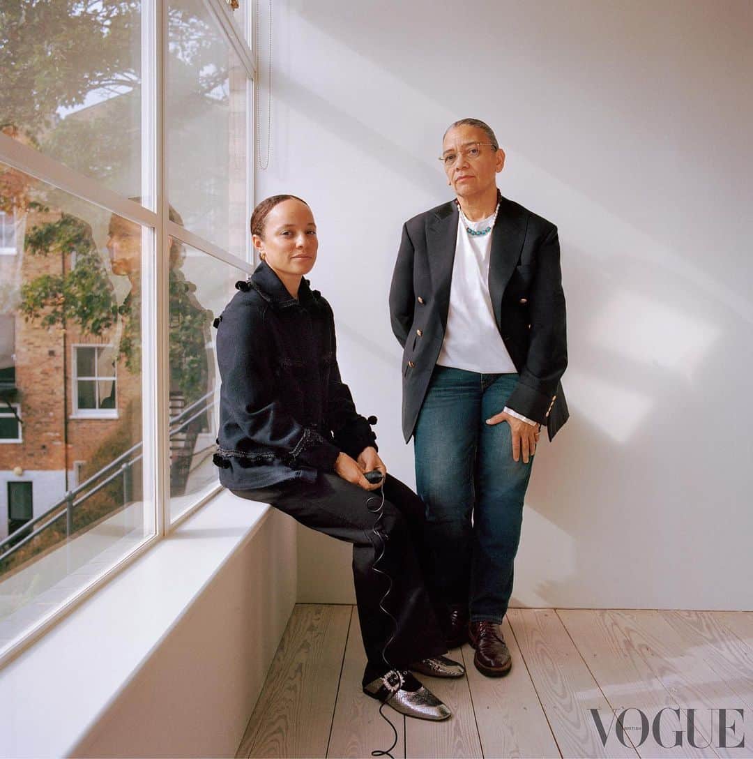 British Vogueのインスタグラム：「Joining the Brit crowd in the December 2023 issue of #BritishVogue is @WalesBonner, @LubainaPics, #AnneGlenconner, @BaronessFloellaBenjamin and @SinForVictory. Captured doing what they do best, being fully fabulously themselves, by @_AdamaJalloh, these individuals are proof that when it comes to creativity, nowhere shines quite like Britain. Click the link in bio to read the portfolio and see the full story in the new issue, on newsstands Tuesday 21 November.  #GraceWalesBonner, #LubainaHimid, #AnneGlenconner, #FloellaBenjamin and #SinWaiKin photographed by @_AdamaJalloh and styled by @EnieD, with hair by @AbraKennedy, make-up by @FrankieDaniella, production by @Tiagi and Cordelia McDonald. With thanks to Melanie Ashley and @CardinalsOfMayfair.  [IMAGE DESCRIPTIONS: Image one shows Grace Wales Bonner sitting on a window ledge, next to Lubaina Himid, who leans against the wall of a whitewashed studio. Both women have their hair scraped back off their faces and Lubaina has glasses on. Grace wears black tailoring and metallic pumps, while Lubaina wears a white T-shirt accented with a turquoise necklace, a classic navy blue blazer, jeans and patent burgundy brogues.  Image two shows Anne Glenconner, a white woman with a grey bob, sitting in a staged café stirring a cup of tea within a larger set. She is smiling and wearing a floral gown accessorised with a three-string pearl necklace and pearl drop earrings.  Image three shows Floella Benjamin, a Black woman, wearing a bubblegum-pink asymmetrical tailored top and matching flared trousers. She wears a crown in her hair and is smiling, holding her hands in the air, while standing within a white-washed room.  Image four shows a close-up view of Sin Wai Kin, an Asian individual, shrouded in a brown puffer jacket. They wear a shirt and tie underneath, and have their tattoos and a nose piercing visible.]」