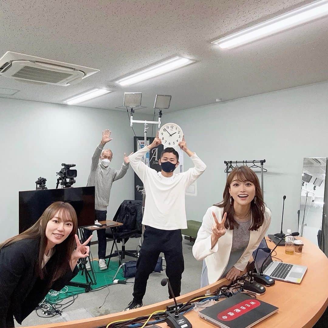 村山千代さんのインスタグラム写真 - (村山千代Instagram)「☺︎︎ 本日もお疲れ様でした！ #人懐っこい弟と姐御とみんなのお父さんと #帰りは晴れたー #けど寒いのでうどんー #とカツ丼 #取り調べは受けていません」11月17日 21時32分 - chiyocolate420