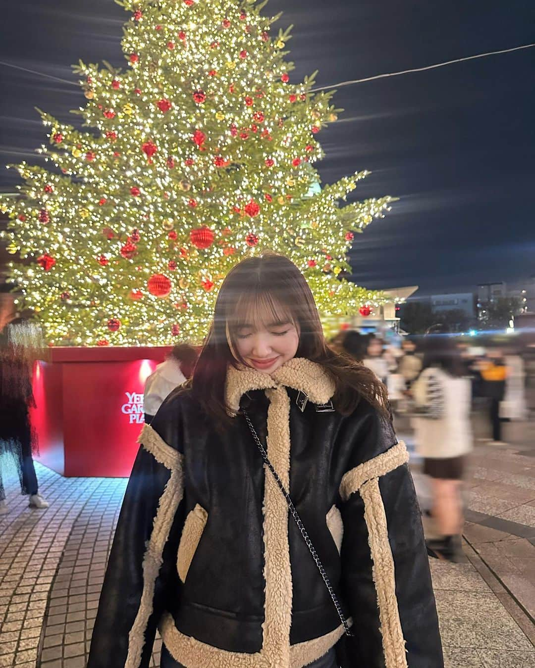 山口綺羅さんのインスタグラム写真 - (山口綺羅Instagram)「今年初イルミっ🎄✨  街中がキラキラしてて冬を感じた。。。🧤🤍 ﾜｸﾜｸ  @spiralgirl_official さんのジャケット モコモコでお気に入りっ🎶  #イルミネーション  #キラキラ  #spiralgirl #山口綺羅」11月17日 21時34分 - girls2_kira_official