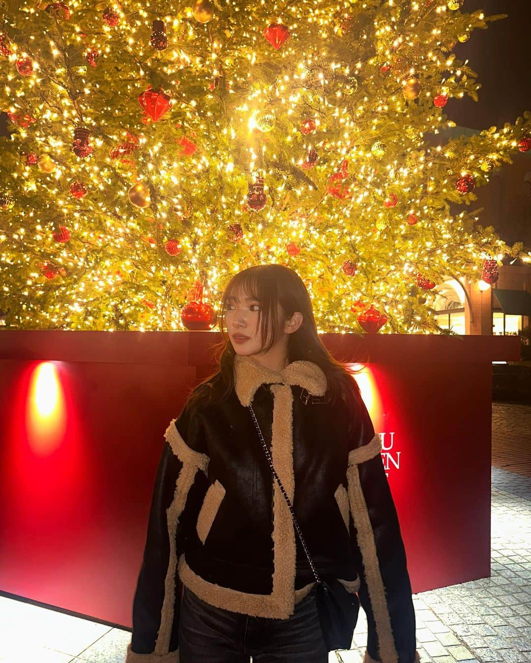 山口綺羅さんのインスタグラム写真 - (山口綺羅Instagram)「今年初イルミっ🎄✨  街中がキラキラしてて冬を感じた。。。🧤🤍 ﾜｸﾜｸ  @spiralgirl_official さんのジャケット モコモコでお気に入りっ🎶  #イルミネーション  #キラキラ  #spiralgirl #山口綺羅」11月17日 21時34分 - girls2_kira_official