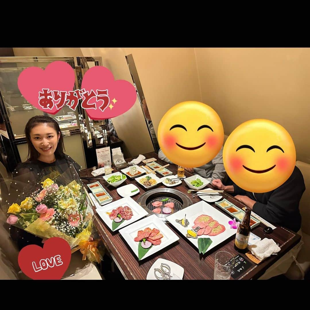 小早川怜子のインスタグラム：「皆様、お祝いのメッセージありがとうございます😊  前の事務所の社長とマネージャーと恒例の焼肉食べてきました❤️  バラとかすみそう大好き😘  みんなが応援して下さってるおかげでここまでこれています☺️  これからも応援してもらえたら嬉しいです☺️  日曜日の撮影会でお会いできる方、ありがとうございます😊 一緒に楽しみましょー❤️  オンリーファンズと、ファンティア更新したよ❤️見てくれたかな🥰  #小早川怜子 #reikokobayakawa  #カプセルエージェンシー」