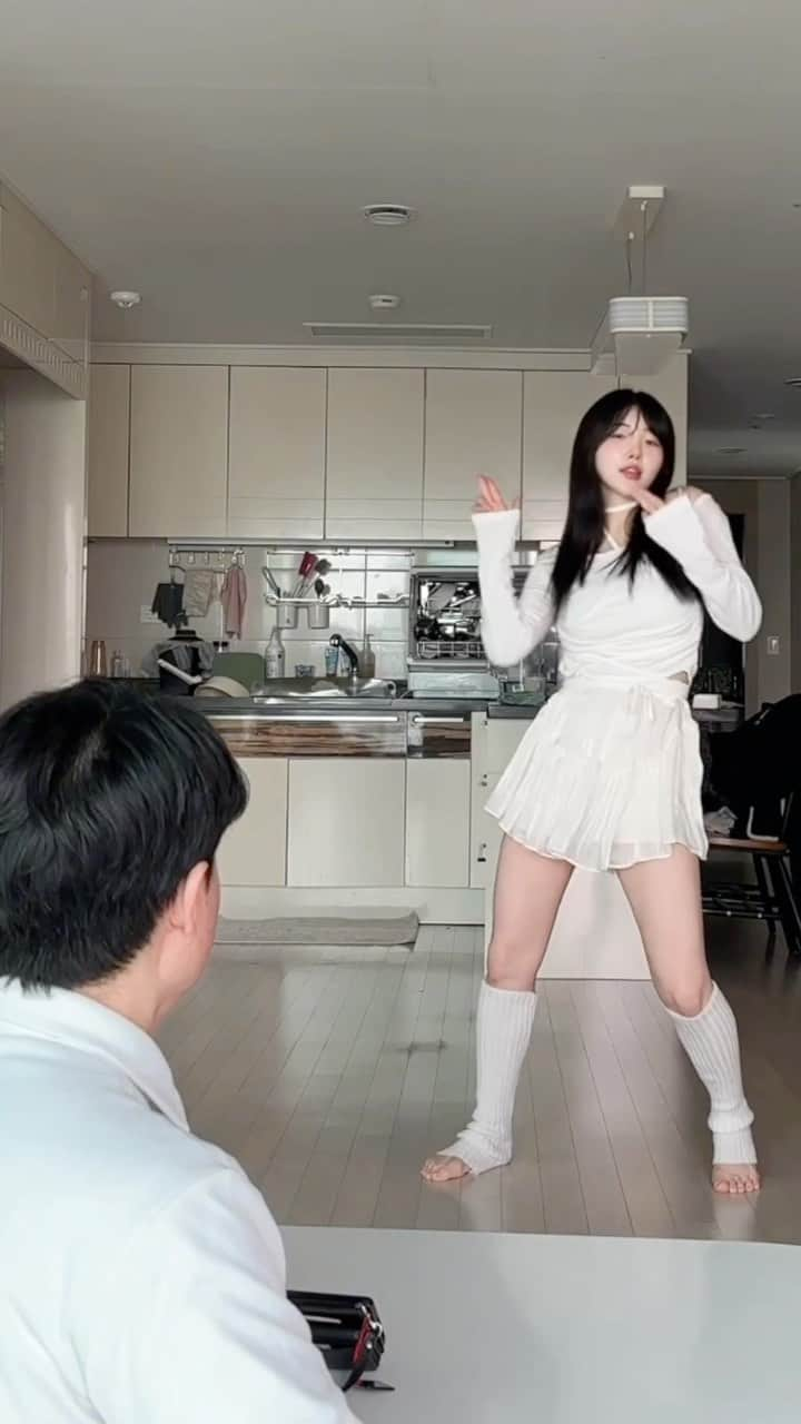 ゆかのインスタグラム：「이 유닛 너무 좋잖아...🥹💖💖  . . . #reels #reelsviral #dance #dancechallenge #viral  #nobody_challenge #NOBODY #노바디 #GIDLE #aespa #IVE #kpop #kpopcover #kpopdance #댄스 #댄스챌린지 #웃긴짤 #面白い #夫婦 #ダンス」