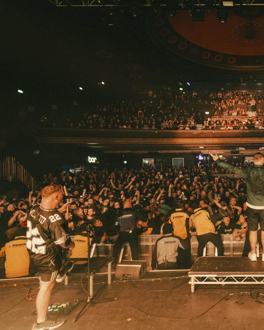 Kerrang!さんのインスタグラム写真 - (Kerrang!Instagram)「Malevolence’s biggest headline show so far 👏🏼 What. A. Band.  📸: @volca.media」11月17日 21時40分 - kerrangmagazine_