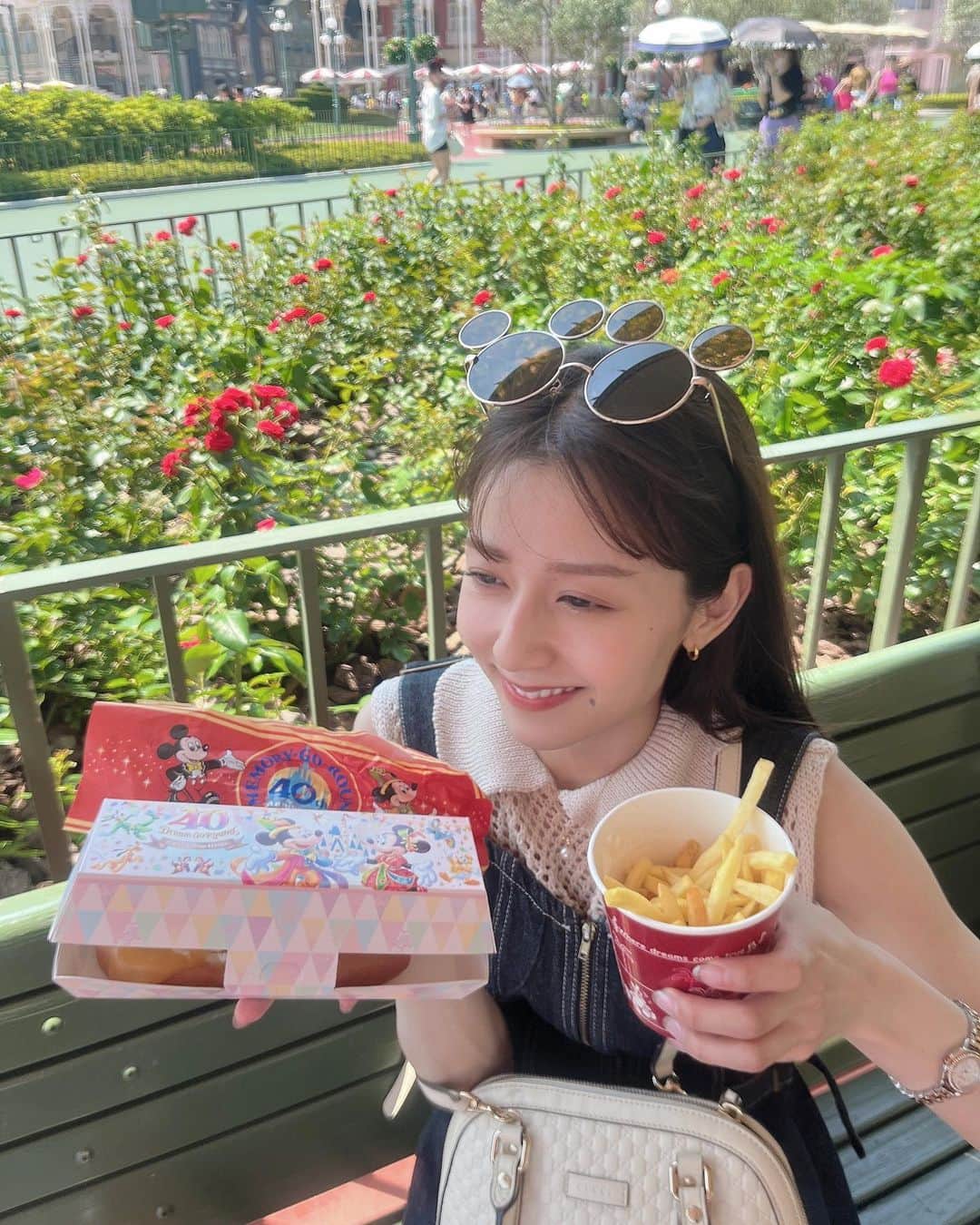 瑞季のインスタグラム：「.   夏シリーズ ☀︎🪄     #一週間お疲れ様でした  #良い週末を   #夢の国 #tdl #過去pic」