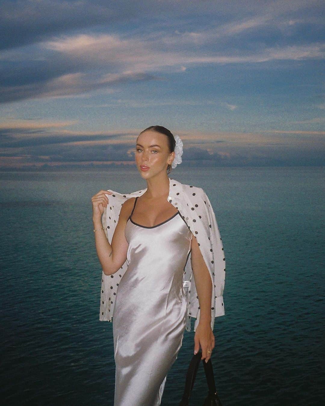 Lisa Tellbeのインスタグラム：「Polka dots for dinner」