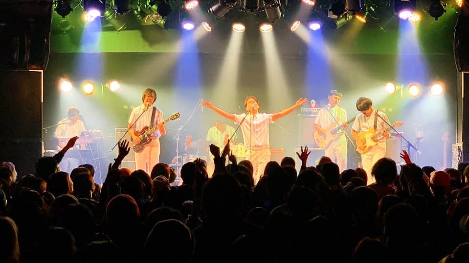 never young beachさんのインスタグラム写真 - (never young beachInstagram)「８日目！！！石川：金沢 Eight Hallにお越しいただいたみなさん、ありがとうございました🐟🐠次回は明日！！１１月１８日（金）新潟：NIIGATA LOTS👻 会場でお会いしましょう🙌」11月17日 21時44分 - never_young_beach_official