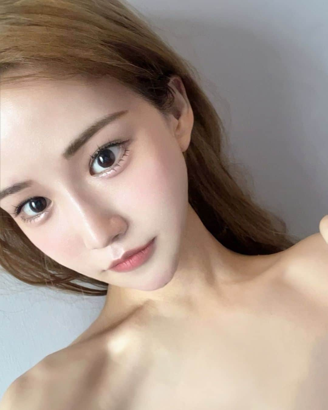 嬉野ゆみのインスタグラム：「来週は韓国と日本🥰早く皆んなに会いたい〜✈️   マレーシアのカフェは、ただいま物件の最終調整中！！ 契約できますように🥹🙏🏻🙏🏻神様〜✨✨🩷  #神頼みすな #自撮りしかない」