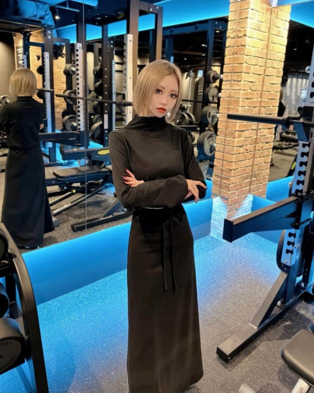 ちゃんかおのインスタグラム：「. . . . このセットアップ形綺麗だし 生地も良くて優秀🫢🖤 . セットアップって 別々でも使えるからいいよね♡ . @airy_officiiall  ↑ここのだよ🌎 . . #セットアップ#冬コーデ#ギャル#ギャルママ#ニット#pr#gal」