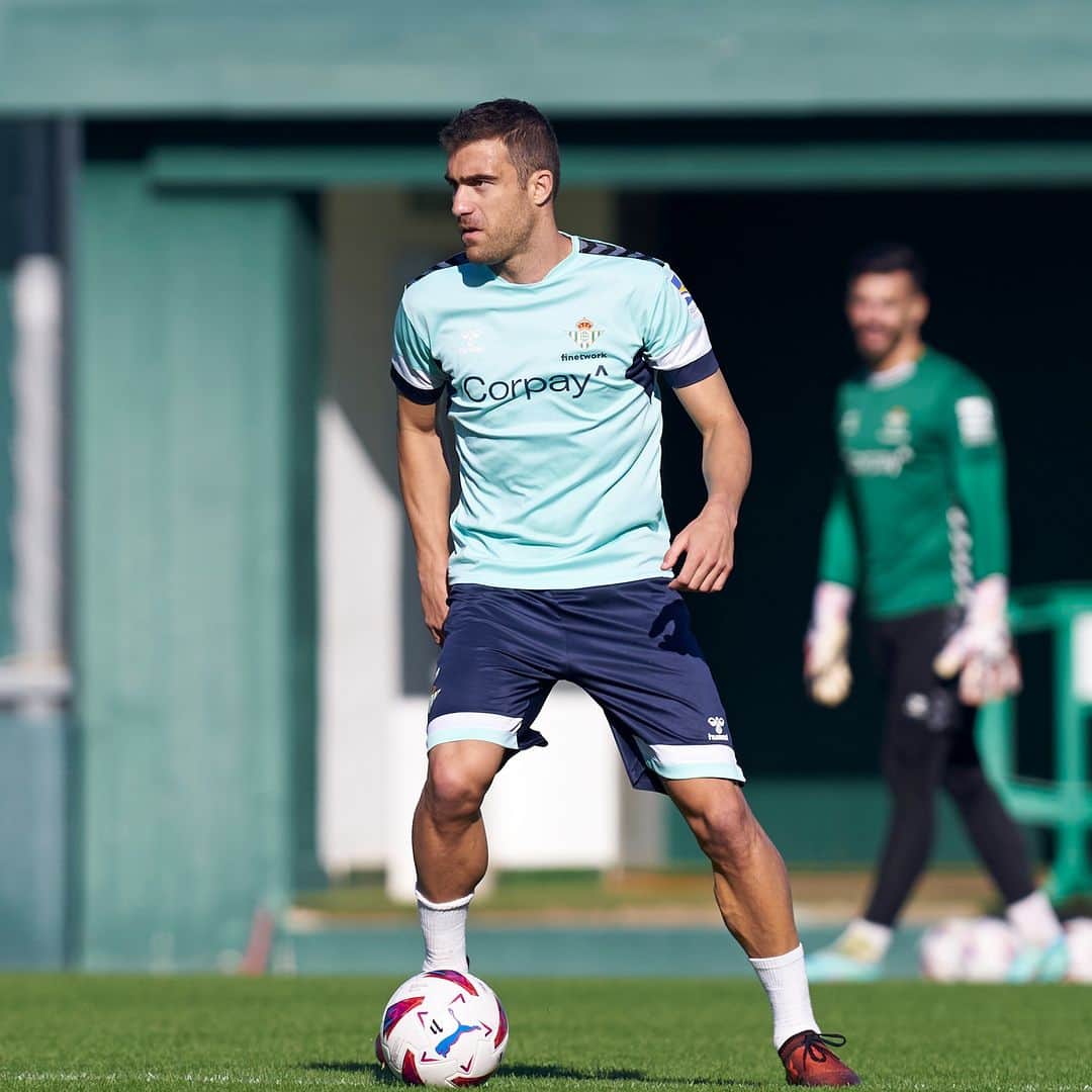 レアル・ベティスのインスタグラム：「⚡⚽⚡  #RealBetisLasPalmas」
