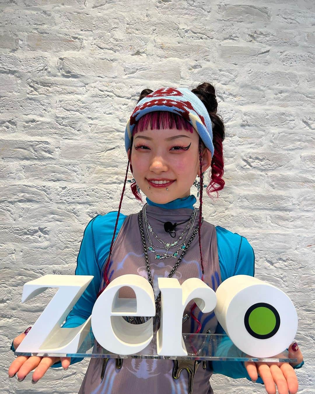 日本テレビ「news zero」さんのインスタグラム写真 - (日本テレビ「news zero」Instagram)「今夜のzeroカルチャーは 詩羽さんの企画です。 水曜日のカンパネラの２代目ボーカルとして、 さらにモデル・俳優と活躍の場を 広げている詩羽さん。  刈り上げヘアに口ピアスなど 個性的な印象もありますが… 支持されているのは “#自己肯定感”高く生きる姿勢にもありました  #newszero #詩羽  #水曜日のカンパネラ」11月17日 22時18分 - ntvnewszero