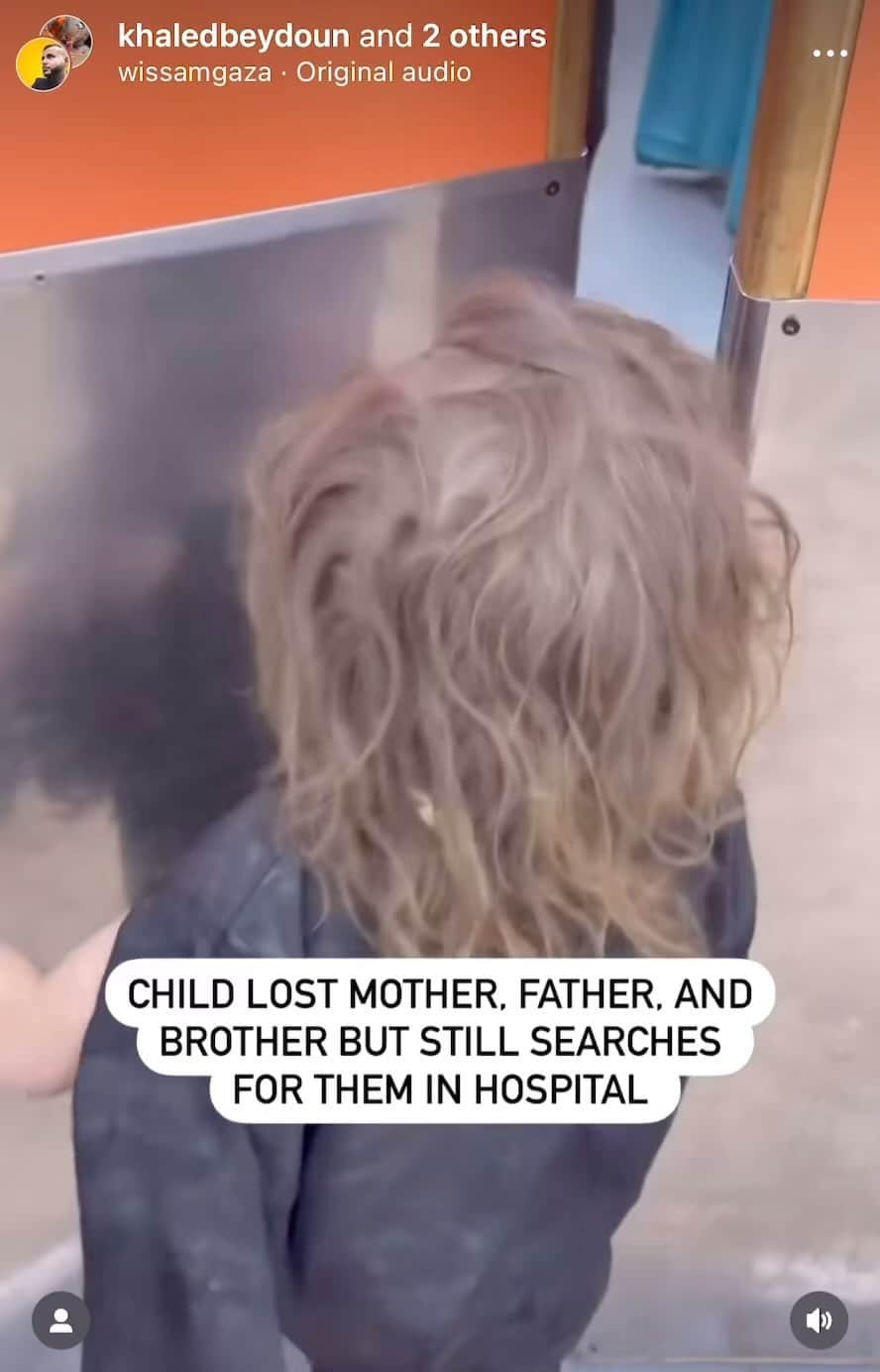 カリム・レキクのインスタグラム：「Her parents and her brother got killed by the Israeli/USA bombing, she didn’t know it yet.. searching around for them in the hospital. 💔」