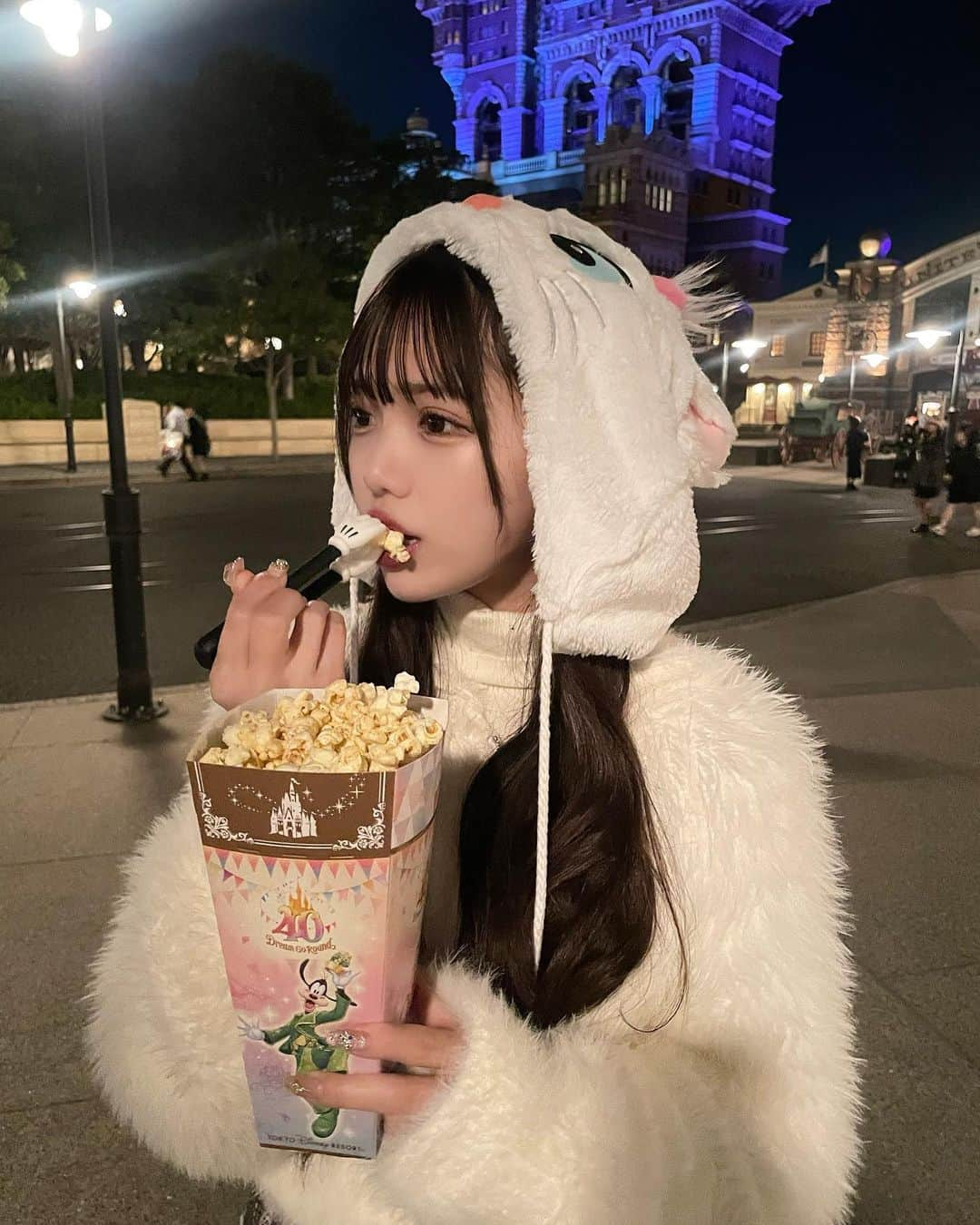 津代美月さんのインスタグラム写真 - (津代美月Instagram)「. 人と毎日いたい期で困ってる寂しいなあ 皆なにしてるの？  そいえばまた鍼行ってきた ( ᵕ_ᵕ̩̩ )  @quinbelle_omotesando ‪‪❤︎‬ いつも爆睡しちゃうくらいでスッキリするし お仕事頑張れる ー  眼精疲労も相談した 😷またいきたい  #epine #DisneySea #ディズニーシー #ディズニー #フレンチガーリー #マリーちゃん #マリーちゃんコーデ」11月17日 22時33分 - __tsushiromizuki