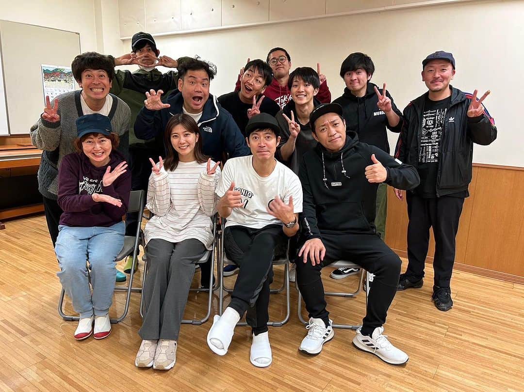 山本栄治のインスタグラム：「はなわ合流  ファイヤーヒップス稽古  2日目終了  楽しい舞台になります😬」