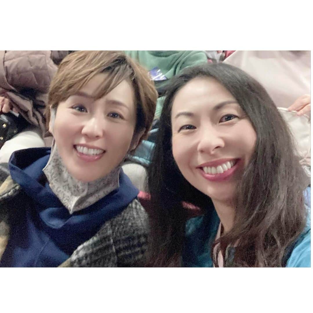 にしおかすみこさんのインスタグラム写真 - (にしおかすみこInstagram)「友人と。  荷物多いなと思ったら  「山帰り」って言ってる。  タフ✨😱」11月17日 22時27分 - nishioka_sumiko