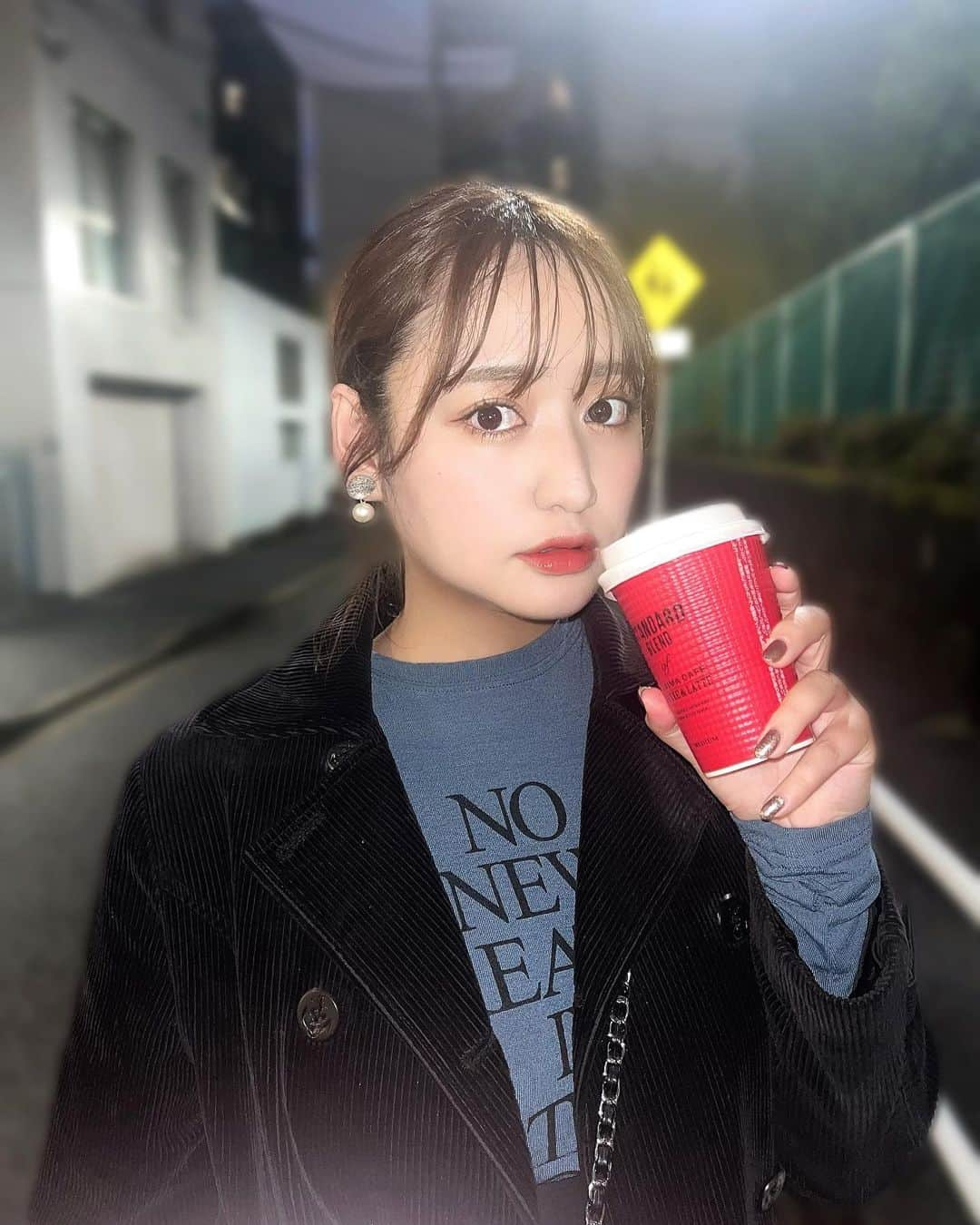 池田メルダさんのインスタグラム写真 - (池田メルダInstagram)「最近寒くなってきたからホットコーヒーが欠かせなくなってきた☕️  .  .  .  #アイドル #idol#japaneseidol#Indonesia#half #gravure#インスタグラビア#グラビア#照片#可愛的#彼女感#偶像#セルフィー#自撮り#japanesegirl #fashion #selfie #model #gravure #sexy #beauty #portrait #自拍 #时装 #模特 #粉我 #셀카 #좋아요 #팔로우#shein」11月17日 22時37分 - meruda__ikeda