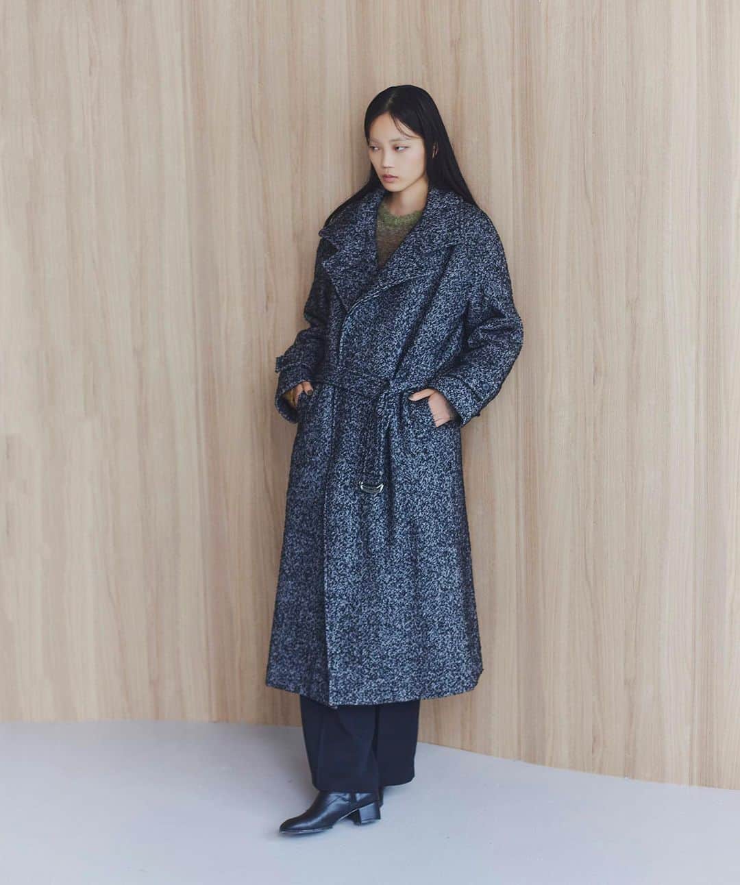 tk.TAKEO KIKUCHIのインスタグラム：「【FEATURE】  WINTER OUTER LOOK  coat(商品番号 170-97215) ツイード3WAYスタンドコート ¥30,800(TAX IN)  coat(商品番号 170-97205) テックメルトン3WAYスタンドコート ¥23,100(TAX IN)  詳しくは @tk.takeokikuchi_official  からオフィシャルサイトをチェック！  #tkTAKEOKIKUCHI #tk #takeokikuchi #ティーケータケオキクチ #タケオキクチ #コート #ツイードコート #コートコーデ」