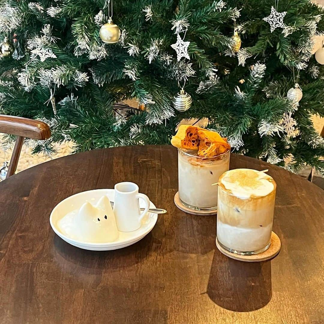 shchonn0604さんのインスタグラム写真 - (shchonn0604Instagram)「. ひと足先にクリスマス気分味わってきた🎄 韓国で流行ってる(?)うさぎぷりん🐰🤍 ネックレスは @apire.officialshop さんの:)」11月17日 22時40分 - eumld_