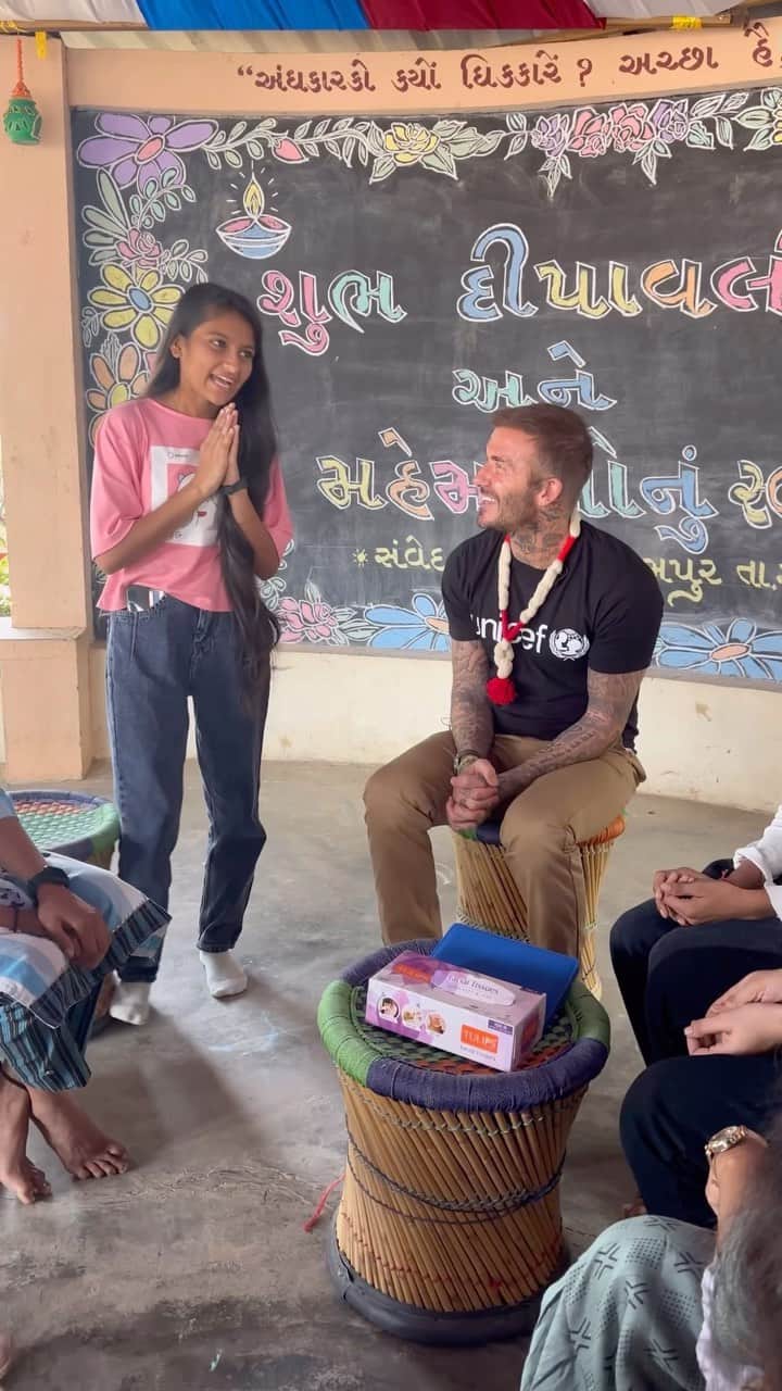 デビッド・ベッカムのインスタグラム：「Incredible to finally visit this amazing country… it’s been such a special few days visiting local communities and children’s initiatives with @unicefindia, as well as attending the Cricket World Cup with @sachintendulkar as @unicef global ambassadors 🏏 I can’t wait to come back 💙🧡」