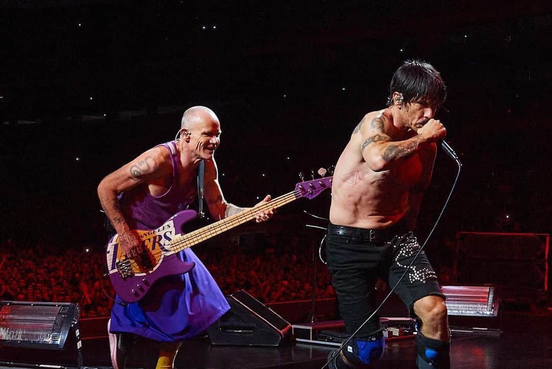 Red Hot Chili Peppersさんのインスタグラム写真 - (Red Hot Chili PeppersInstagram)「Parallel Universe in a Joyful Harbor」11月17日 22時45分 - chilipeppers