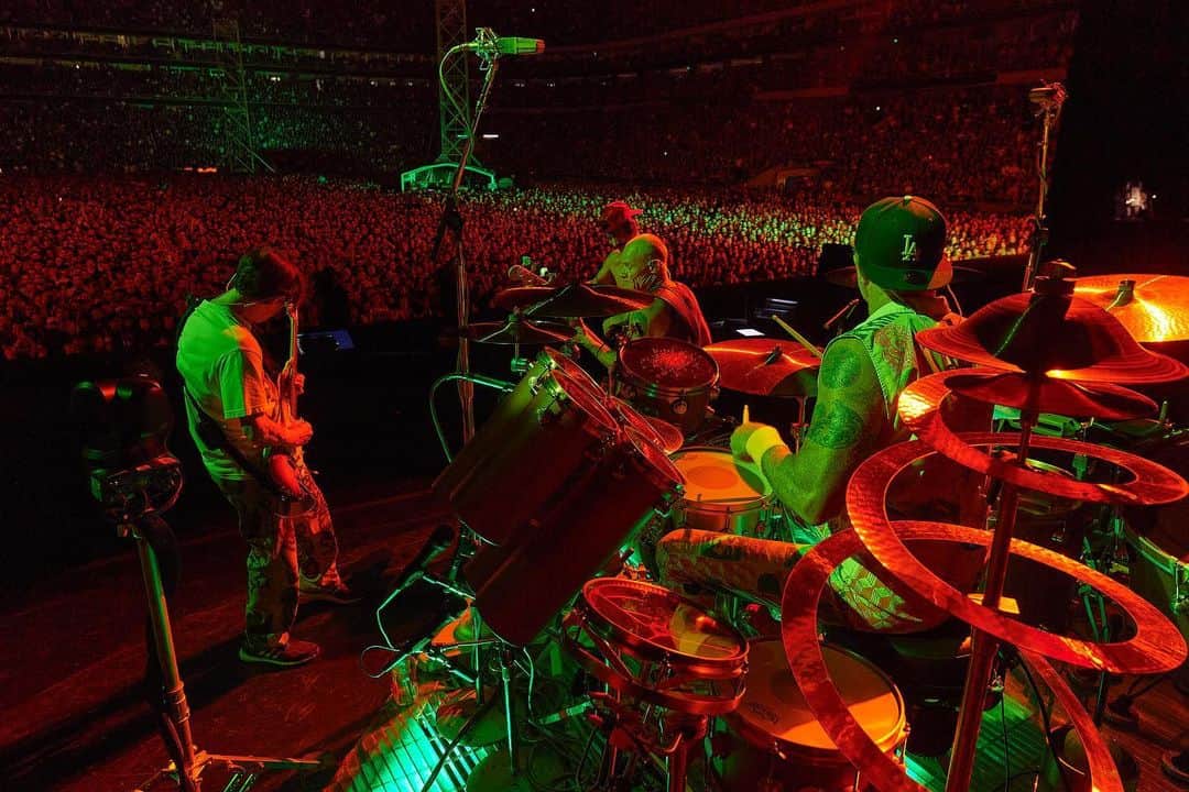 Red Hot Chili Peppersのインスタグラム：「Parallel Universe in a Joyful Harbor」