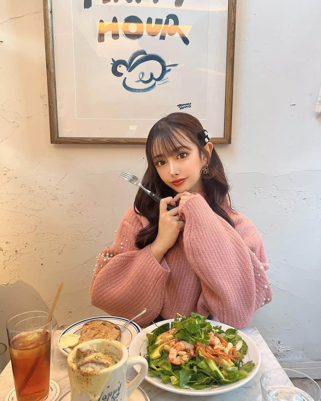 SHIHOのインスタグラム：「. . lunch time🥗 お気に入りのサラダ屋さん🤍 . . (( @happy_hour2020 )) . . .」