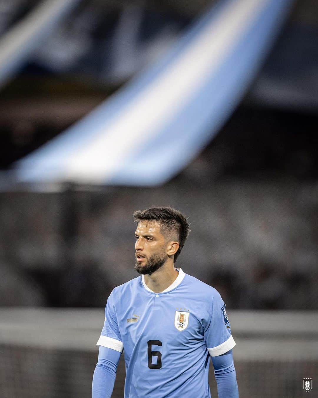 ロドリゴ・ベンタンクールさんのインスタグラム写真 - (ロドリゴ・ベンタンクールInstagram)「Qué lindo volver a vestir estos colores!!! 🇺🇾🇺🇾 #uruguaynoma @aufoficial」11月17日 13時55分 - rodrigo_bentancur