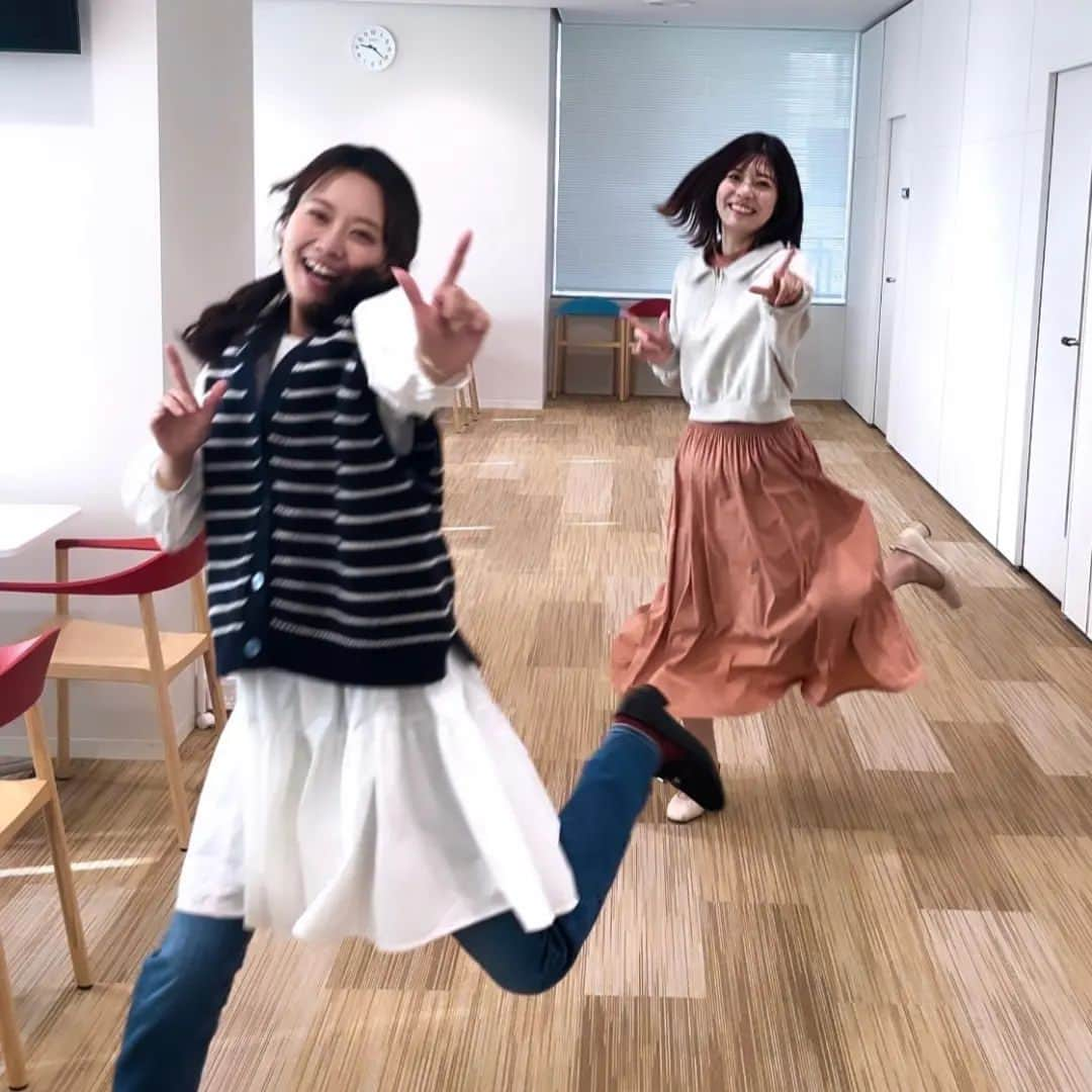 北海道テレビ「イチオシ！モーニング」のインスタグラム：「🪭  イチモニ！TikTok再始動👆🏻🪄 田口彩夏×髙橋まりも 第２弾👧🏻👧🏻👑 仲良く楽しく踊りました💞  イチモニ！公式InstagramのプロフィールにTikTokへのリンクがあります。  #イチモニ #ichimoni #田口彩夏 #髙橋まりも #北海道 #アナウンサー #2人で踊ってみた」