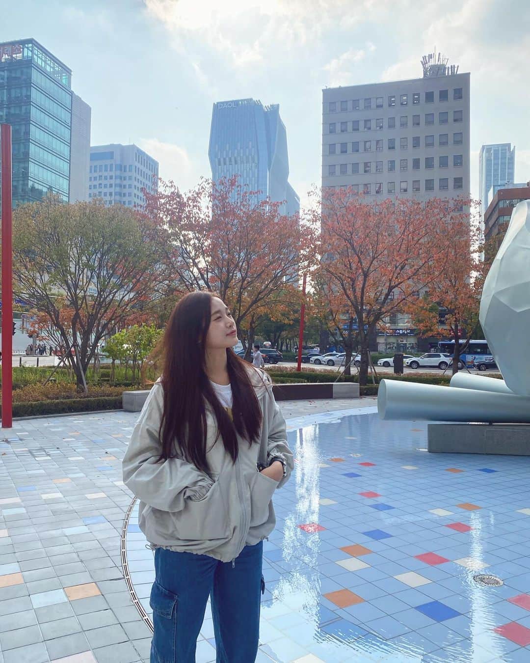 キムヘリムのインスタグラム：「가을 안녕🍁🍂  #🍁」