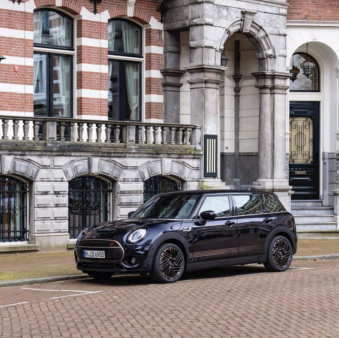 MINI Japanのインスタグラム：「MINI Clubman Final Edition.  1969年のMINI Clubman誕生以来、探求し続け、カタチにし続けてきた。 そして今週末、集大成となるラストモデルがついにショールーム・デビュー。    日本限定320台。  息をのむほどの存在感。芸術的なディテール。   MINIが誇るクラフトマンシップのすべてを、この一台に。    MINI Clubman Final Editionについてはプロフィールのリンクから▲    #MINIJapan #MINIClubman #MINIClubmanFinalEdition」