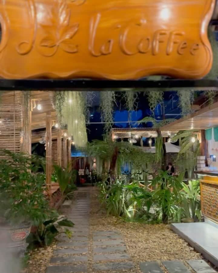 ポリーナ・ラヒモワのインスタグラム：「Some nice coffee or cacao time between practices 😊 #living #my #best #life」