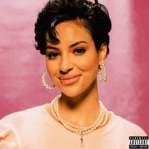 トリー･レーンズのインスタグラム：「ALONE AT PROM DELUXE OUT NOW ☔️🤎」