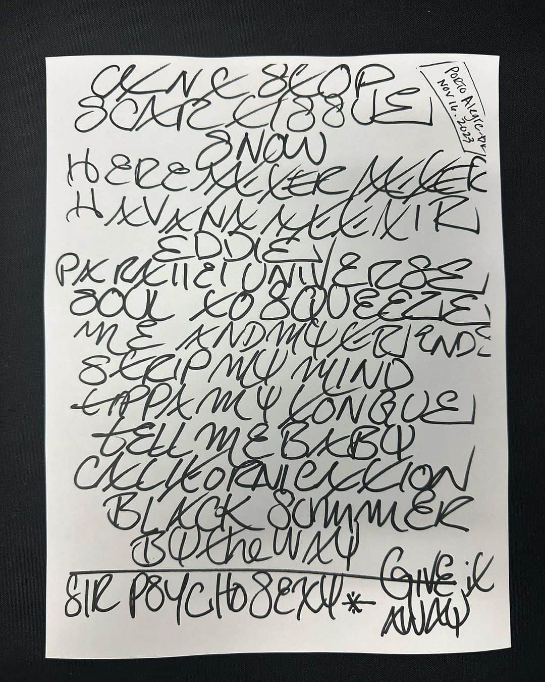 Red Hot Chili Peppersさんのインスタグラム写真 - (Red Hot Chili PeppersInstagram)「Porto Alegre, Brazil - November 16 2023 🇧🇷✌🏽✌🏽✌🏽」11月17日 14時53分 - chilipeppers