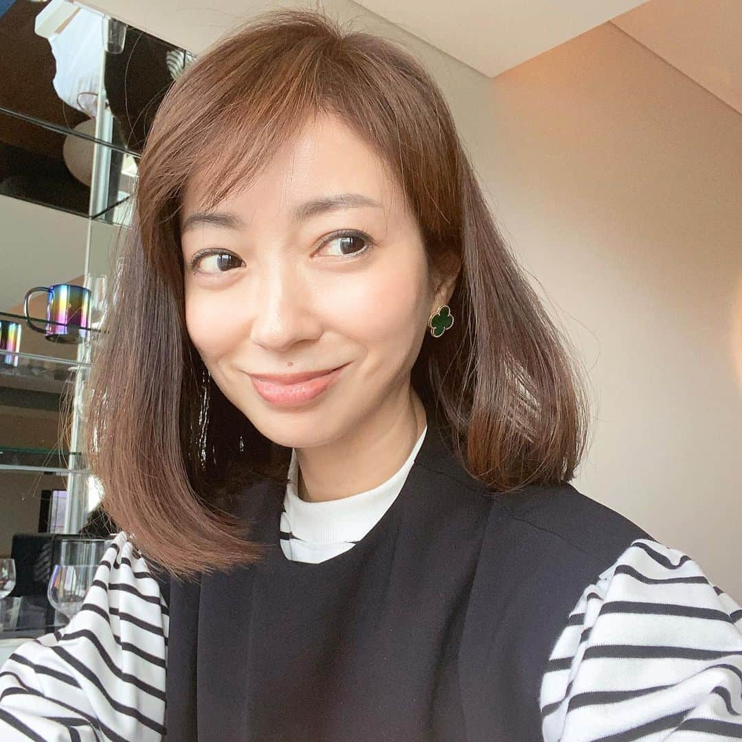 奥田順子さんのインスタグラム写真 - (奥田順子Instagram)「１０年以上愛用してるクリーム。 サロンにしか売ってないから、この前行った時に購入 @lalastyprivatesalon   ハーブピーリングとボディケアもしてもらいました。エステの技術、ほんとすごい‼︎‼︎‼︎  #クリーム#堀江サロン#大阪エステ#お取り寄せコスメ」11月17日 14時53分 - okuda_junko