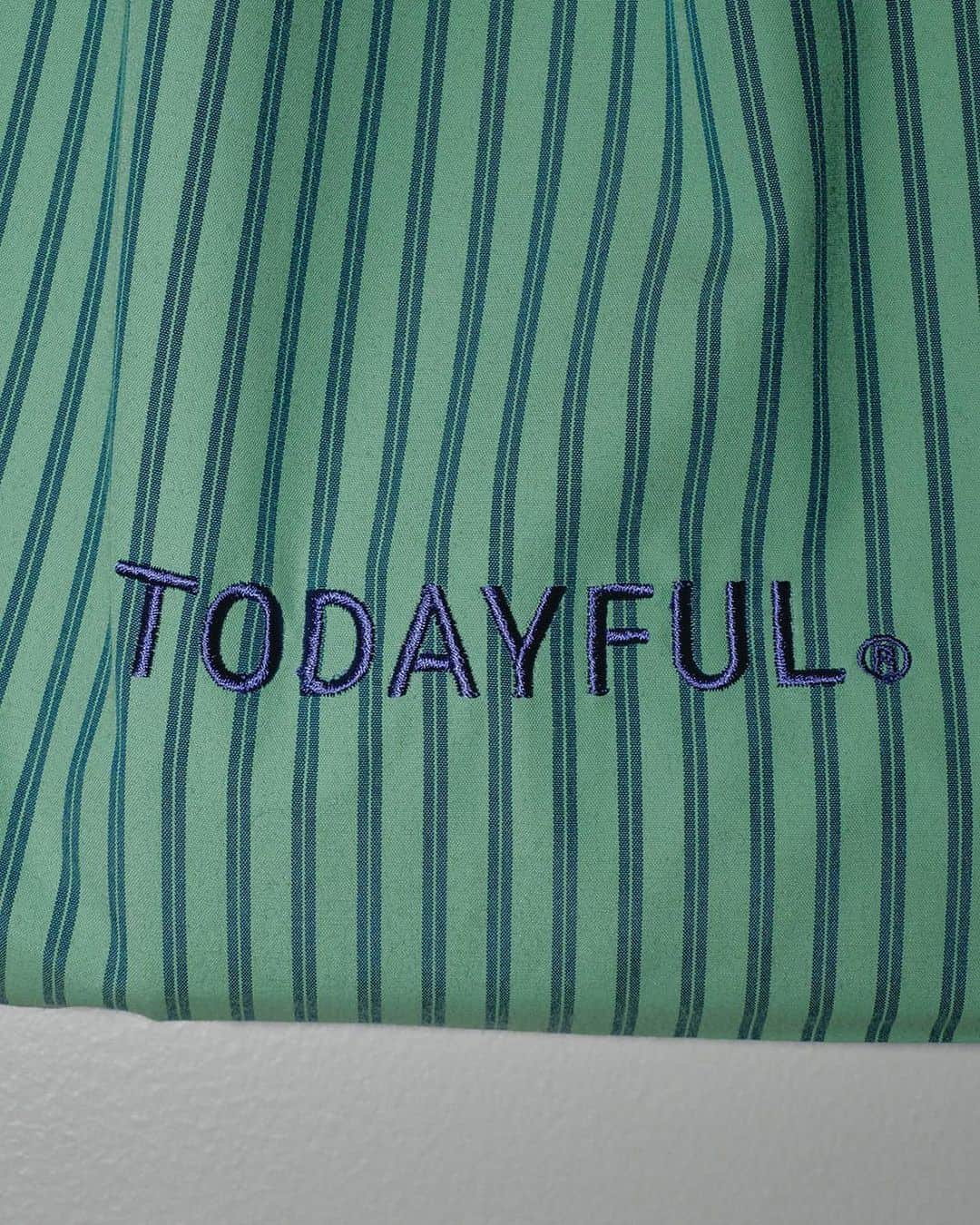 吉田怜香さんのインスタグラム写真 - (吉田怜香Instagram)「@todayful_ 🤍   10周年を記念したロゴ刺繍入り🪡トートを online storeにて本日20:00- （店舗は明日から）  お客さまへ感謝を気持ちをこめまして、 TODAYFULのオリジナルアイテムを 1点以上ご購入の方にプレゼントいたします🤝 決済画面にて好きな色をお選びいただけます🤍  5種類のストライプ生地に配色刺繍。 つくりながら色悩んだけど、 やった〜！ぜんぶ可愛いぞ〜！♡♡♡ 迷っちゃうね💭  ※なくなり次第終了となりますのでご了承下さい ※通常販売もしております ※詳しくはonlinestoreにて」11月17日 15時21分 - reikayoshida_