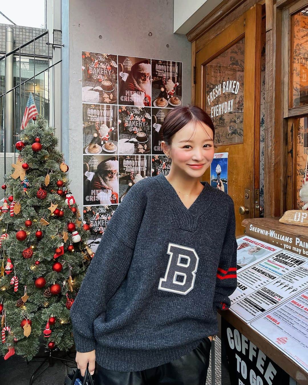 イム・ジヒョンのインスタグラム：「오늘 첫눈 이라니...🫢☃️🩵🩵🩵」