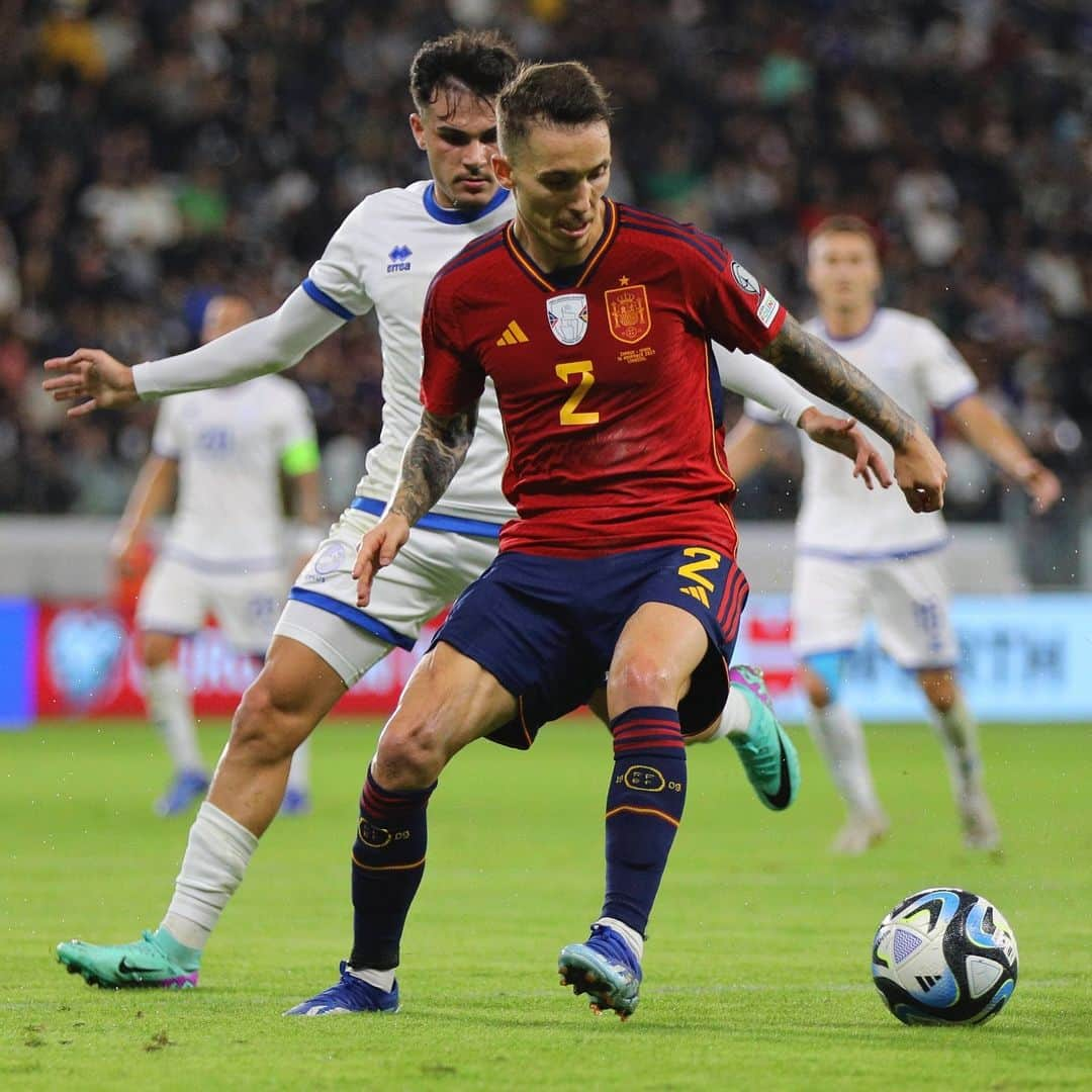 バイエル・レバークーゼンのインスタグラム：「Perfect debut! 😍 A win and an 🅰️ssist for 🅰️lejandro @grimaldo35 in his first game for @sefutbol. 🇪🇸  Congrats, Alejandro! 🖤❤️  #InternationalWerkself #Bayer04」