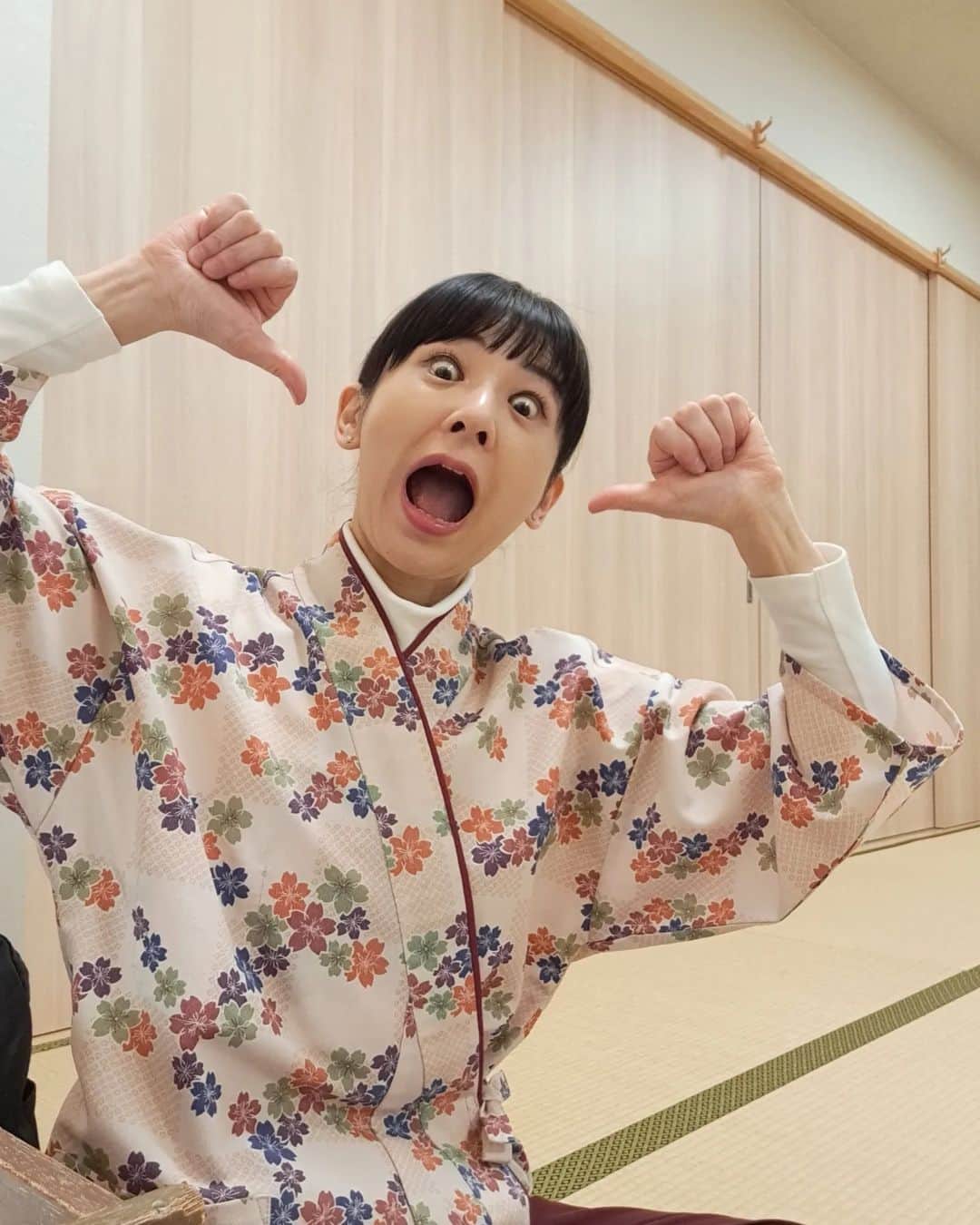 高橋靖子さんのインスタグラム写真 - (高橋靖子Instagram)「女性楽屋👩みんなお出かけ中～🏃 #アメブロ更新中✏️  #御園座 #休憩時間 #楽屋 #吉本新喜劇 #よしもと新喜劇 #新喜劇」11月17日 15時48分 - oyasupororo