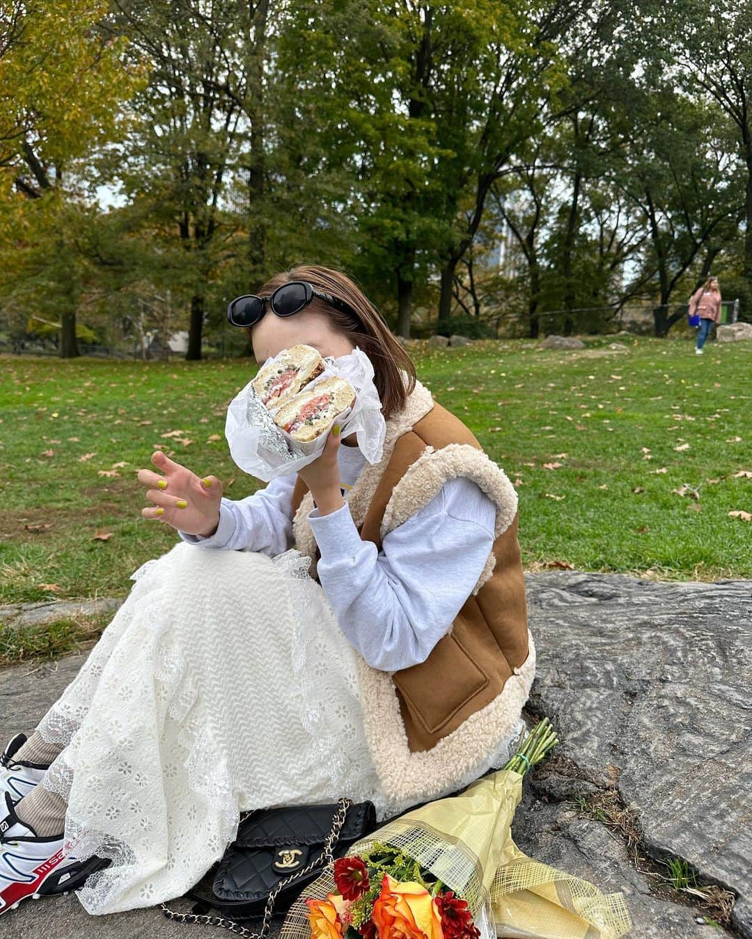 青木美緒さんのインスタグラム写真 - (青木美緒Instagram)「サーモン×オニオンベーグル美味しかったなぁ🥯🧅🥹🫶 📍Pick A Bagel . このスカート褒めてもらえて嬉しい💭💭🥹スカートのコーデ集めてみた☺️👏 (20日に販売するよ🗽🇺🇸) #newyork #ニューヨーク #ニューヨーク旅行#nugu_ny」11月17日 17時30分 - m_ooo