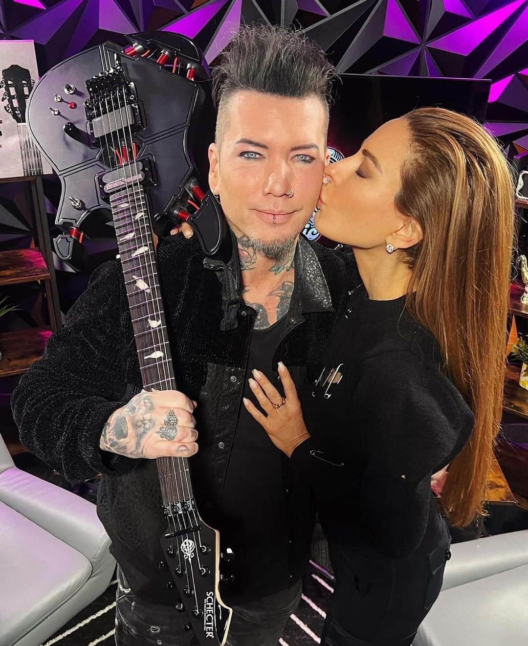 DJアシュバさんのインスタグラム写真 - (DJアシュバInstagram)「Nice to be loved. 😉」11月17日 16時02分 - ashba