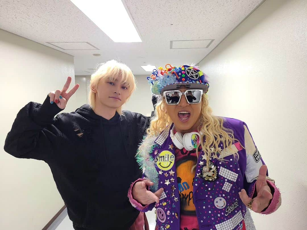 DJ KOOさんのインスタグラム写真 - (DJ KOOInstagram)「#ベストヒット歌謡祭 2023 SKY-HI「D.U.N.K」圧巻のパフォーマンスだった！！  最高峰のダンスパフォーマー達との超スペシャルコラボステージ！！ 魂とダンススキルがぶつかり合い日高が歌い上げる！！  ラスト全員でのアップロックは圧倒されました！！超ブラボー！！  ありがとう ベストヒット歌謡祭！！   #SKYHI  #日高光啓  #DJKOO」11月17日 16時08分 - dj_koo1019