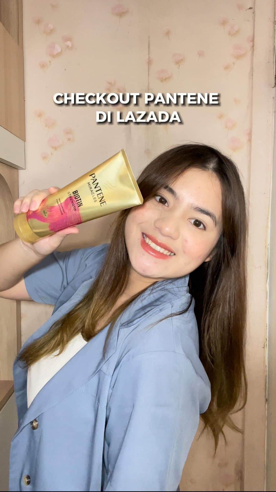 タリア・イファンカ・エリサベスのインスタグラム：「Sejak rutin pakai produk Pantene ini, rambut rontokku berkurang 💕🥹  pastinya #RambutCapek mu bakal jadi #RambutKeCharged dan bikin #RambutTanpaBatas dalam menjalani hari-hari  Beli produk Pantene hanya di Lazbeauty dan dapetin banyak diskon up to 40%, voucher up to 10%, free gift dan pastinya gratis ongkirkirkir dari @lazada_id」