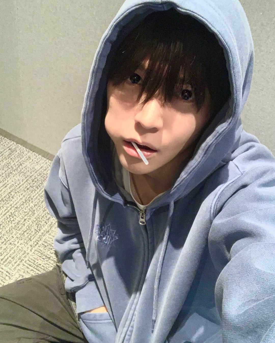 RIIZEのインスタグラム：「🍬 사 사랑의 총알  탕 탕탕탕   #RIIZE #라이즈  #EUNSEOK #은석  #RISEandREALIZE」