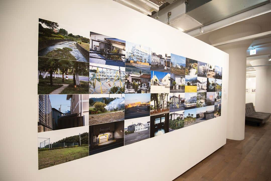 東京造形大学 Tokyo Zokei Universityさんのインスタグラム写真 - (東京造形大学 Tokyo Zokei UniversityInstagram)「_ 本日より横浜 BankART KAIKOにて授業成果の発表展「東京造形大学写真 研究所」がスタートしました。会期中には「中高生から見た美術」をテーマにしたシンポジウムや展示作品の公開講評会などのイベントを行います。皆さまのご来場をお待ちしています。  会期：11/17（金）～11/23（木・祝） 時間：11：00～19：00（最終日は16：30まで） 会場：横浜 BankART KAIKO  #東京造形大学  #美術大学 #美大 #美術 #デザイン #写真 #展覧会 #横浜 #tokyozokeiuniversity #art #design #artuniversity #yokohama #bankartkaiko #📸」11月17日 16時37分 - tokyo_zokei_univ_official