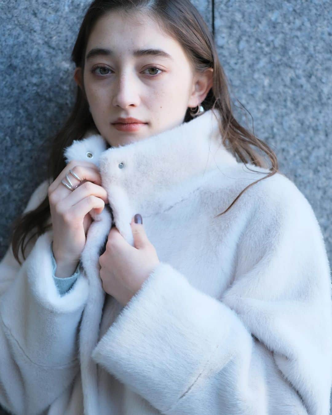 のインスタグラム：「11/17(金)〜11/20(月)ALL10%OFF 公式オンライン限定で開催中📣  Recommend Item✨ @rirandture_official   🏷️エコファーコクーンコート price：¥29,700 color：オフ白、ライトグレー、モカ ⁡ 商品の詳しい情報はタグからcheck☑︎ ⁡ ————————————————— ⁡ ▶▶︎▶︎news  11/17(金)〜11/20(月) 全品10%OFF 公式オンライン限定で開催中📣 ⁡ ▶▶︎▶︎information ⁡ ☑︎📩メルマガ登録でお得な情報をGET‼︎ 不定期でお得なキャンペーン実施します✨ ⁡ ☑︎公式オンラインサイトArpege storyで 店舗在庫状況がご確認いただけるようになりました！ さらにネットで完売商品もお店に在庫があれば取り寄せ、お取り置き可能になりました💐(一部店舗のみ) ⁡ ————————————————— ⁡ #rirandture  #リランドチュール」