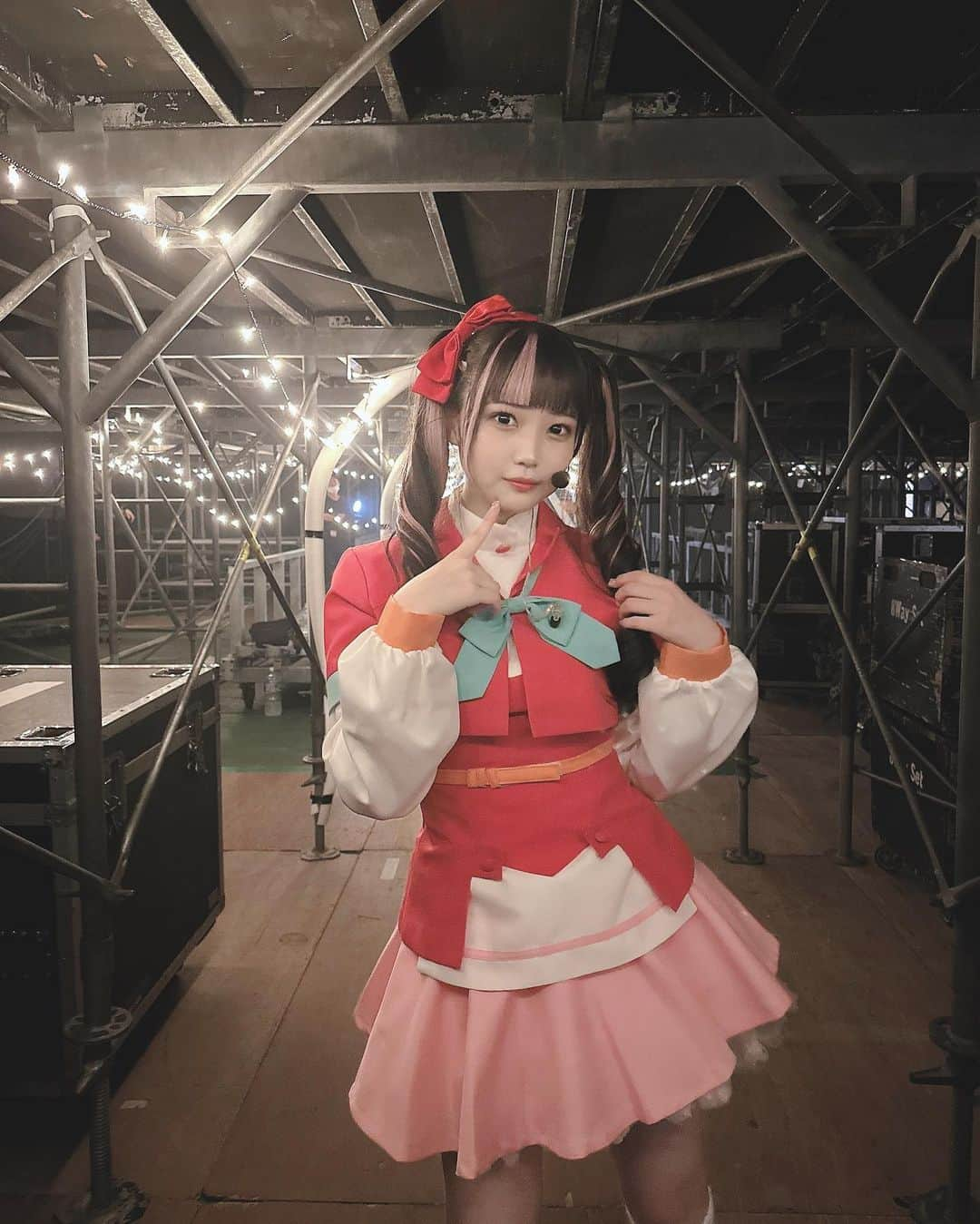 佐藤美波のインスタグラム：「🎀  NONAMEの衣装着られて嬉しかったぁ〜🫶🏻 AKB0048また見返したくなっちゃった🥰   #akb48 #akb0048 #noname #アイドル #idol #ツインテール #ツインテールアレンジ #アイドル衣装」